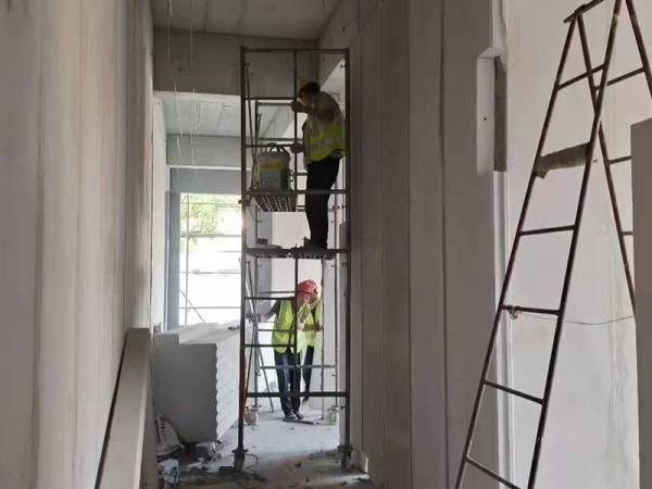 蒸压加气混凝土墙板安装