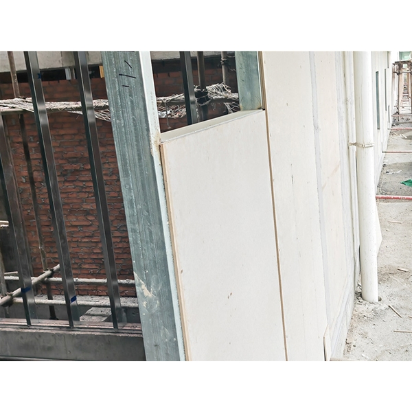 临朐泄爆墙 专业泄爆 质量轻 优质原料 阻燃三小时 性能稳定